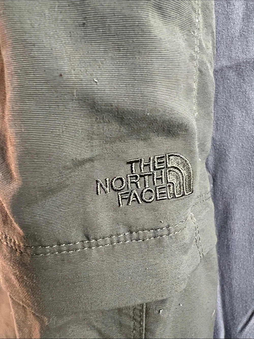 North face Olive Green Convertible cargo waterproof men’s LG